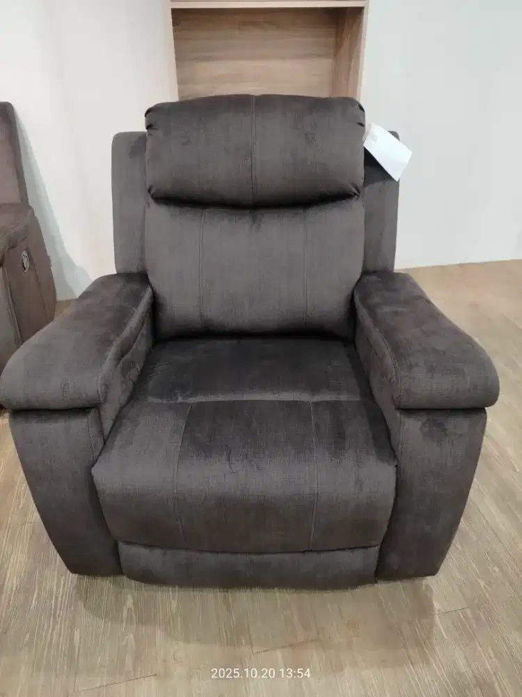 Sofa Rec 1 Seat w/Cup Holder ZIO