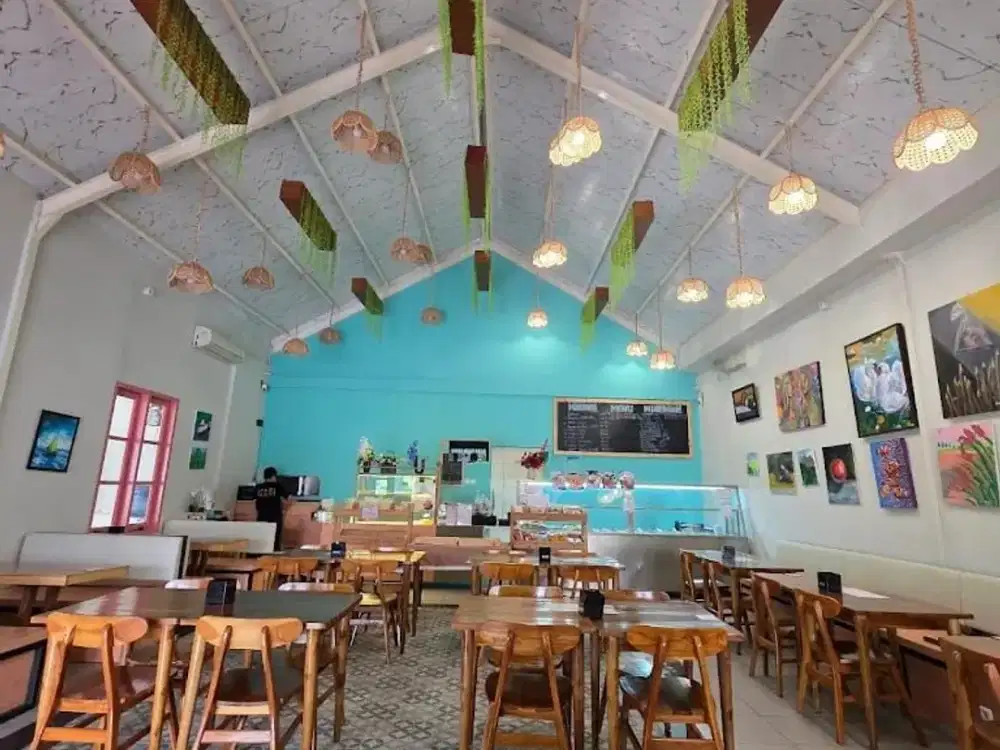 Disewakan Cafe Telaga Utama Strategis Siap Huni