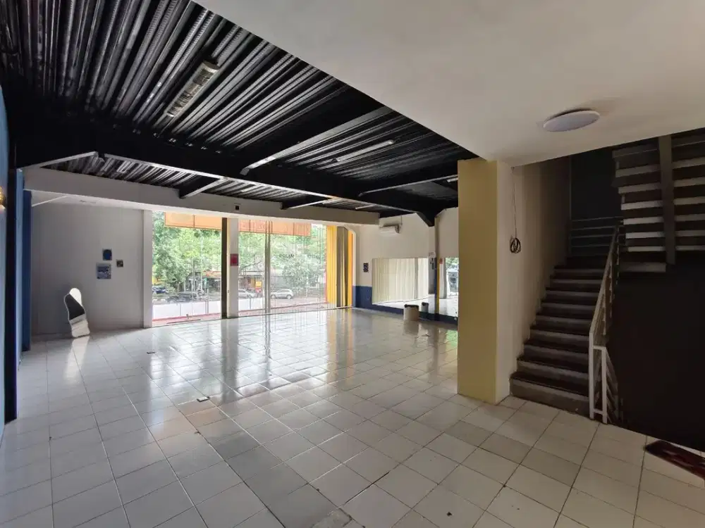 Termurah Area Komersil Pusat Kota 3 Lantai Dkt Gedung Sate Sayap Riau Bandung