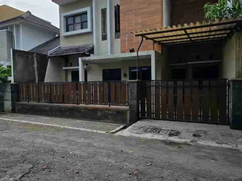 Rumah Bagus Siap Huni Di Perumahan Dekat Pintu Tol Klodran Colomadu Solo.