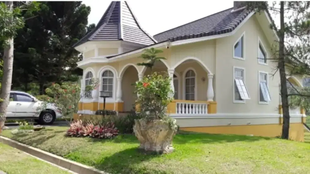 Villa kota bunga model thames inggris 3 lantai