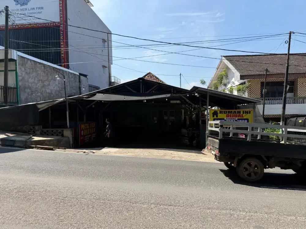 DIJUAL RUMAH BESAR JALAN JAKSA AGUNG R SUPRAPTO PALEMBANG