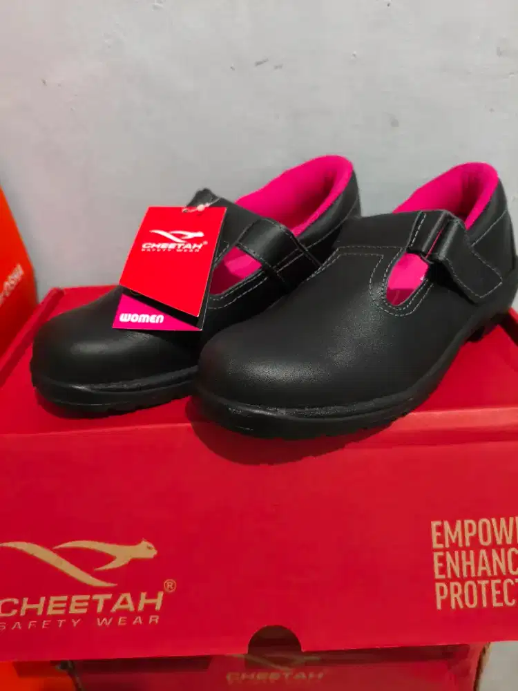 Sepatu safety shoes cheetah formal kerja