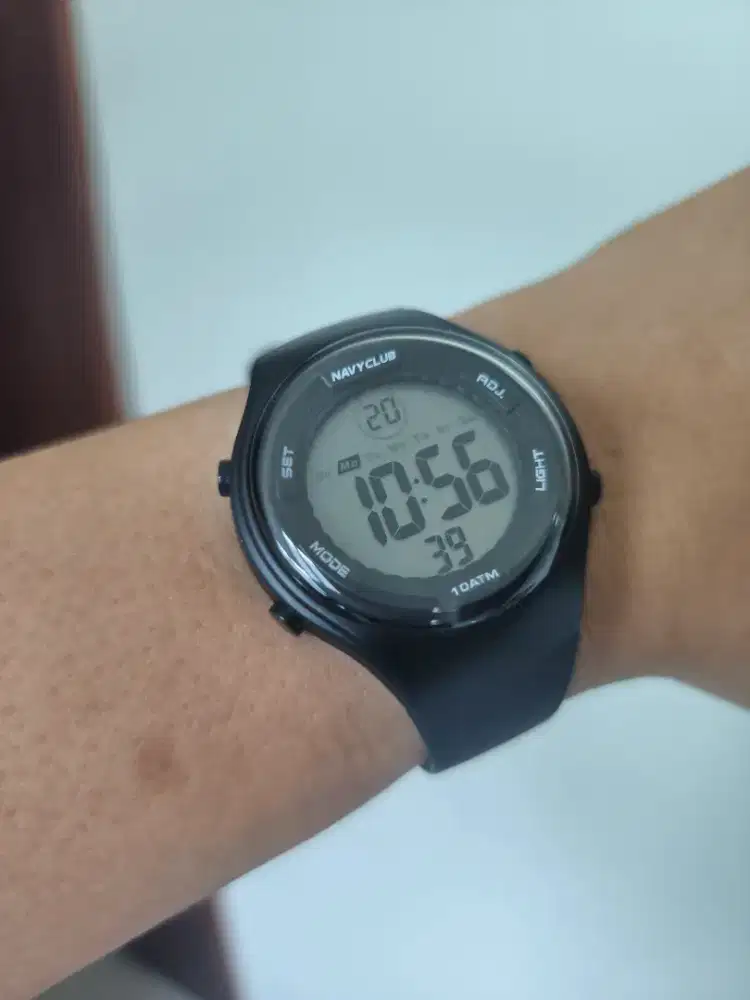 Jual jam tangan Navy Club ROVER bekas seken normal siap pakai lengkap.