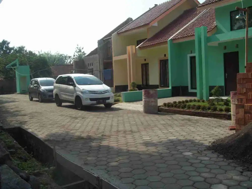 Rumah Baru bagus strategis, tanah luas, dekat kota, idaman keluarga anda, semoga menjadi keluarga bahagia, rukun, sehat, rejeki lancar.