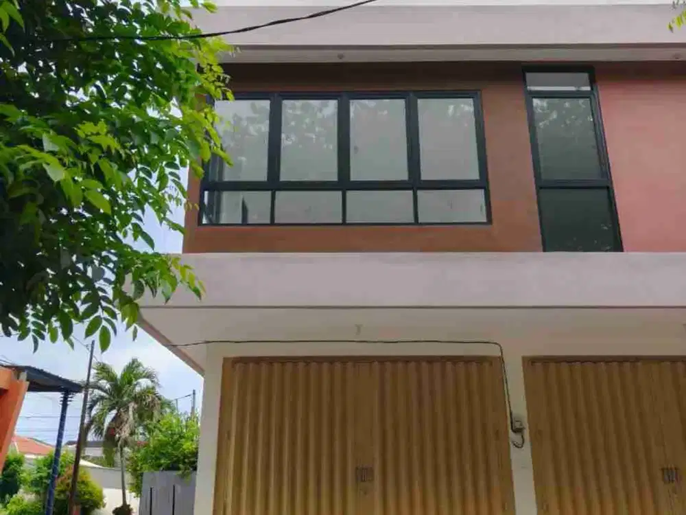 Dijual Ruko Siap Huni Hook Manyar Jaya 
Luas 160m