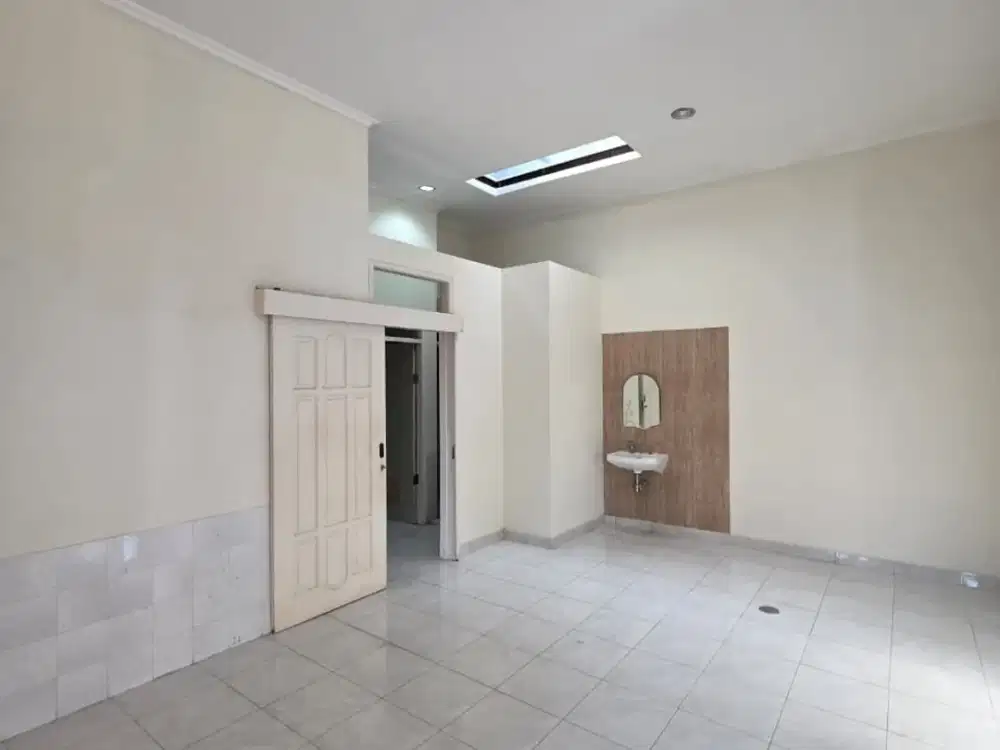 Pondok Nirwana Belakang Superindo, Siap Huni,  semi Furnish, habis renovasi,