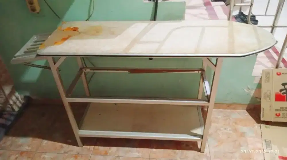Meja Setrika Aluminium
