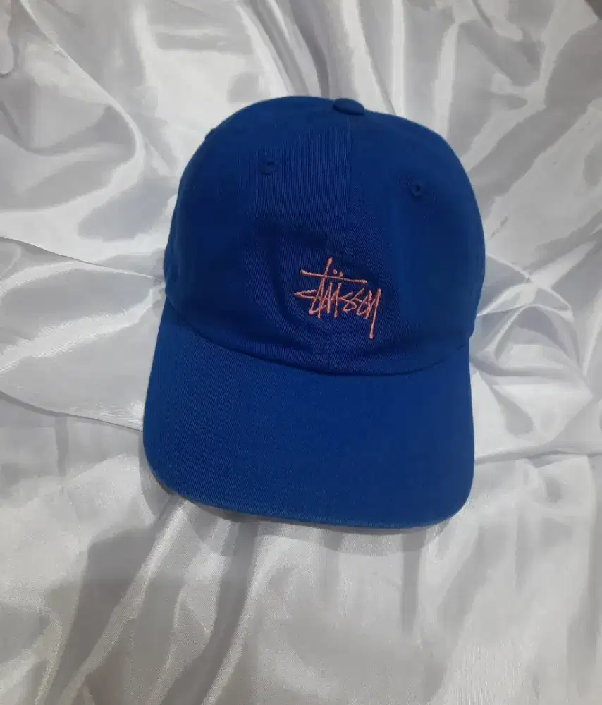 Topi stussy biru
