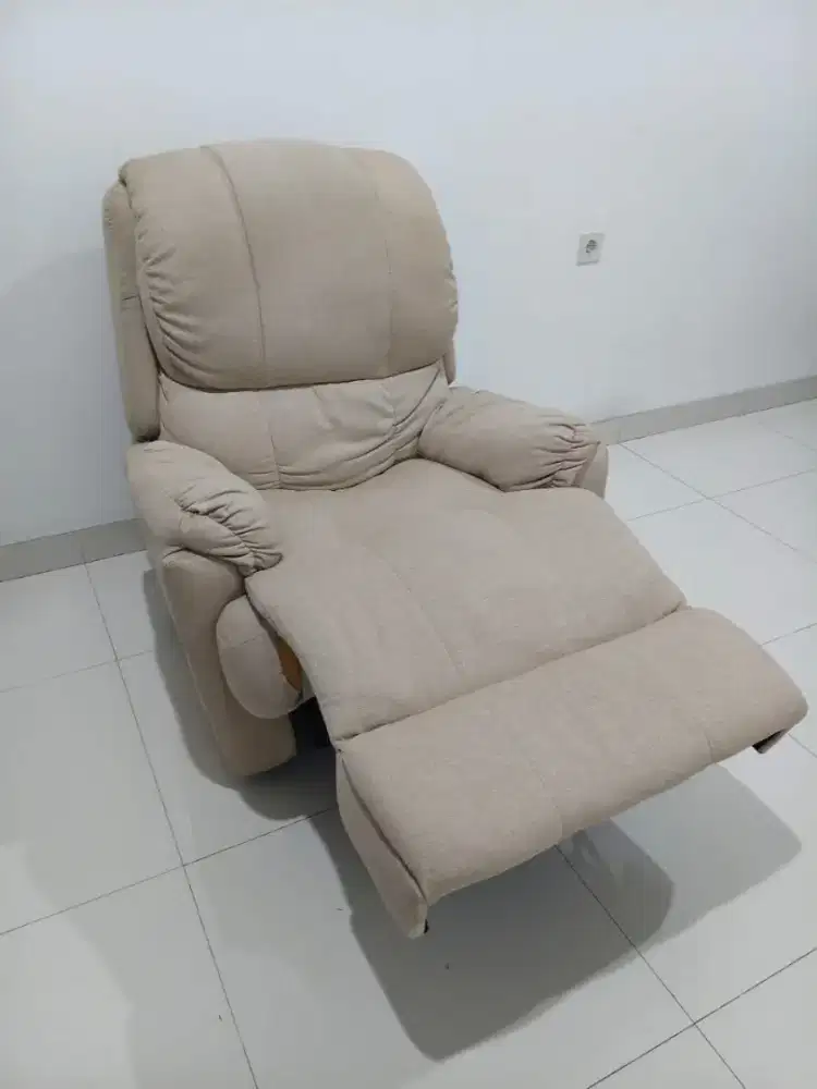 Kursi Sofa Recliner Informa