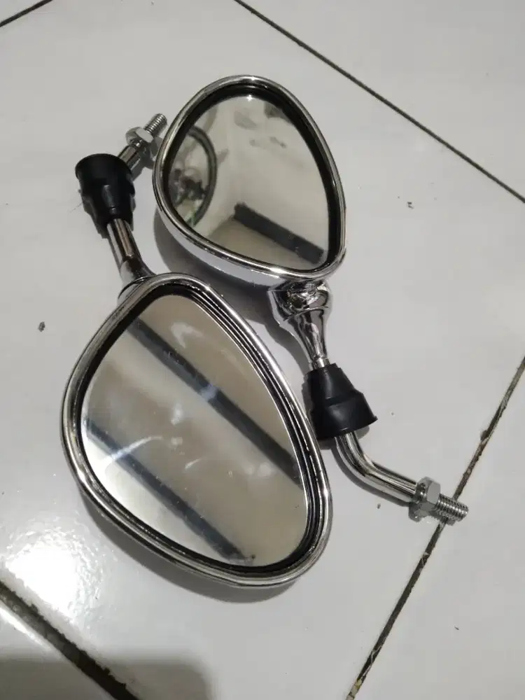 Spion motor kecil