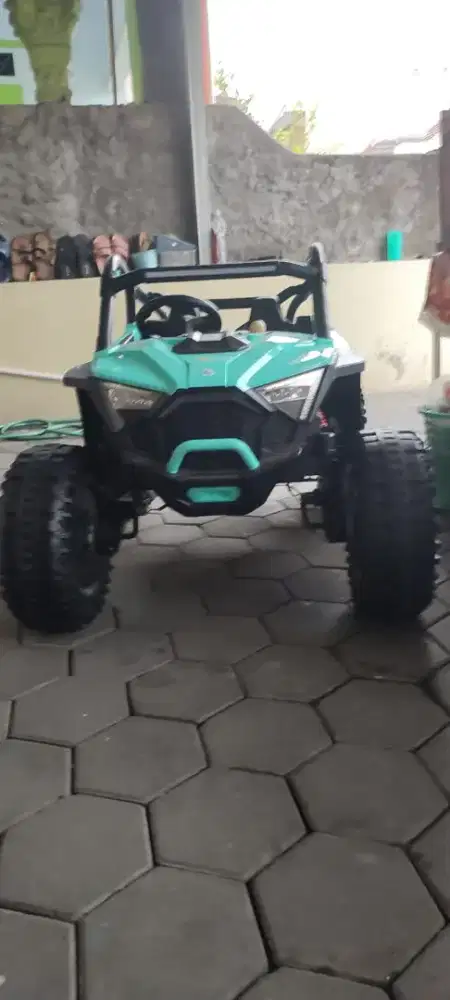 Mobil aki anak MRQZ 4X4