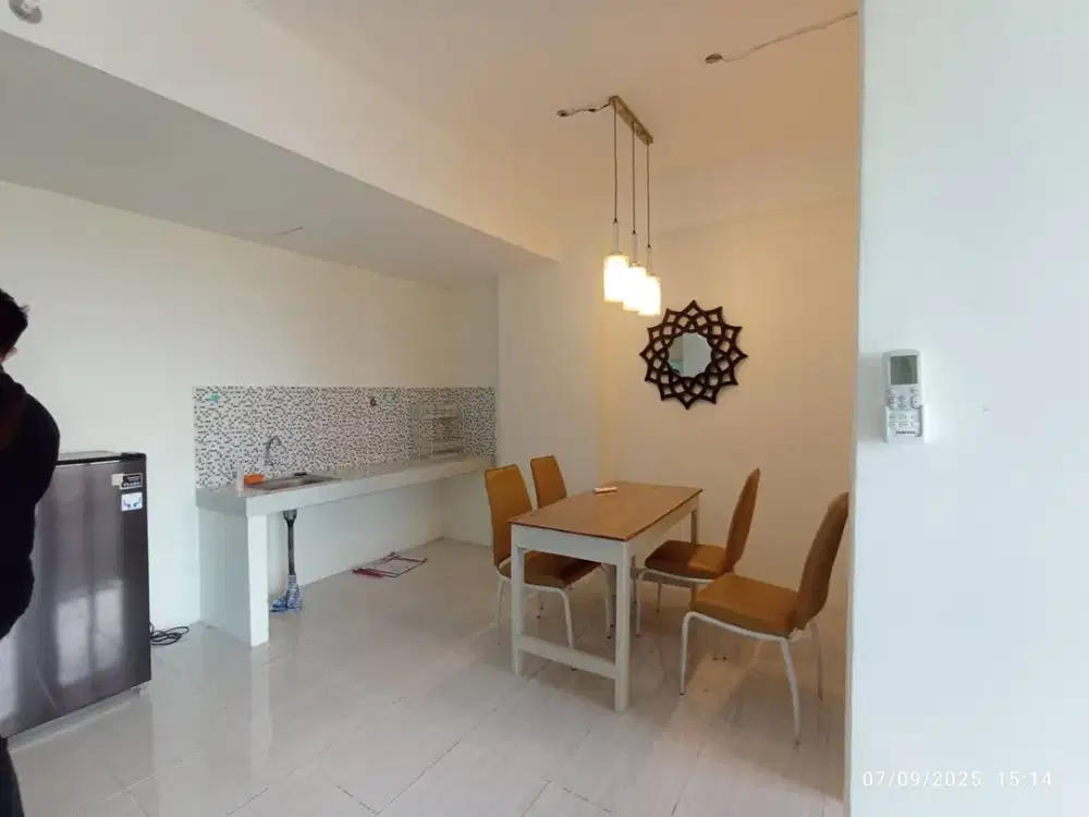 Disewakan apartemen 2BR semi furnished Puncak Dharmahusada tower C 3227, tower terbaik, Surabaya Timur
