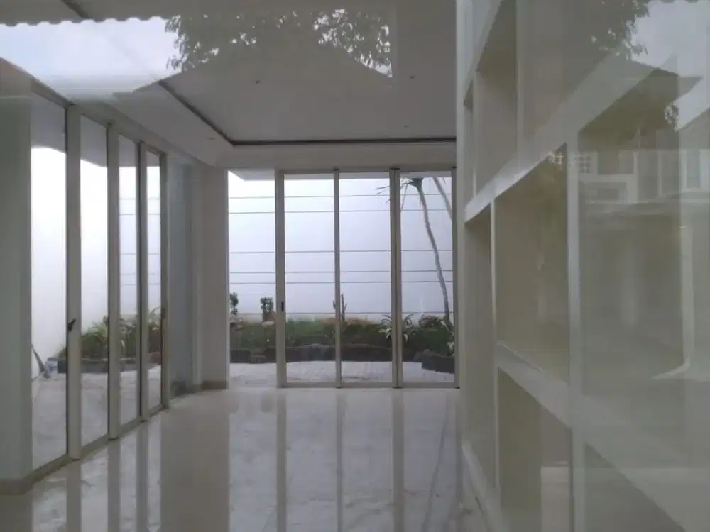 Minimalis Siap Huni AC 5 unit Rumah Pakuwon Indah Lariz Ville