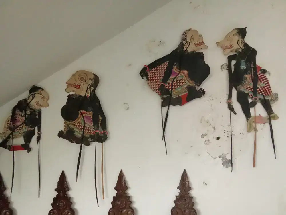 Wayang kulit empat