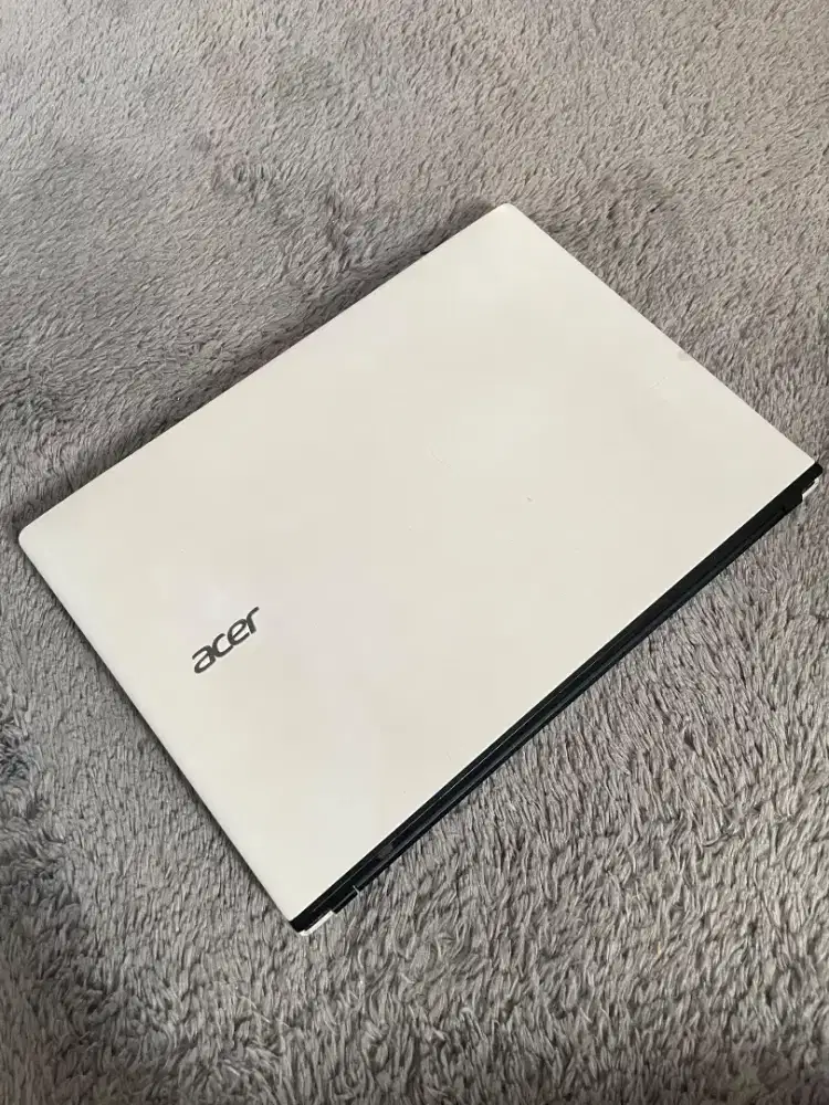Laptop Acer Aspire E5-475G Putih I3 - 6006U