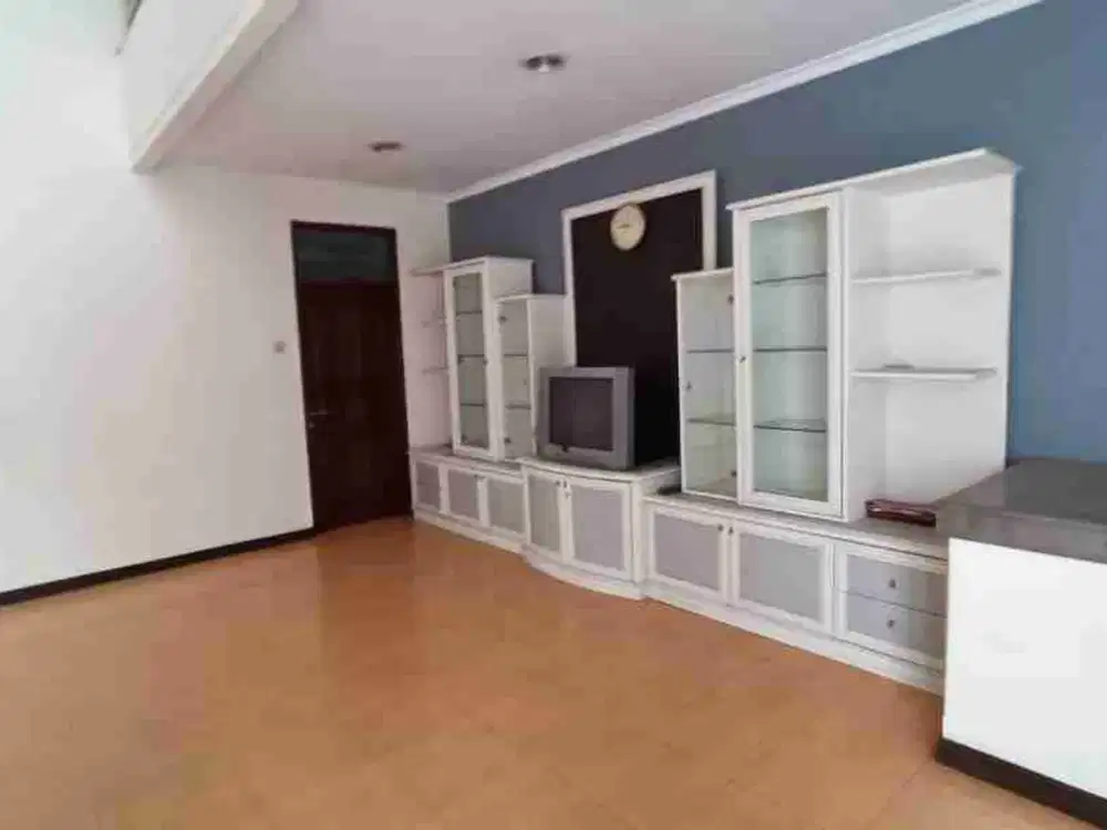 Disewakan Rumah Semi Furnished Siap Huni di Sayap Pasteur