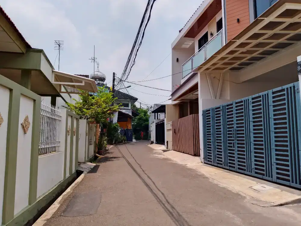 Kavling Strategis di Pondok Kelapa - Cocok Unit Hunian dan Investasi