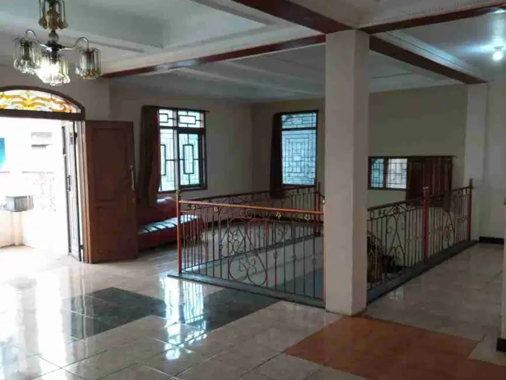 Disewakan Rumah Siap Huni 3 Lantai Area Dago