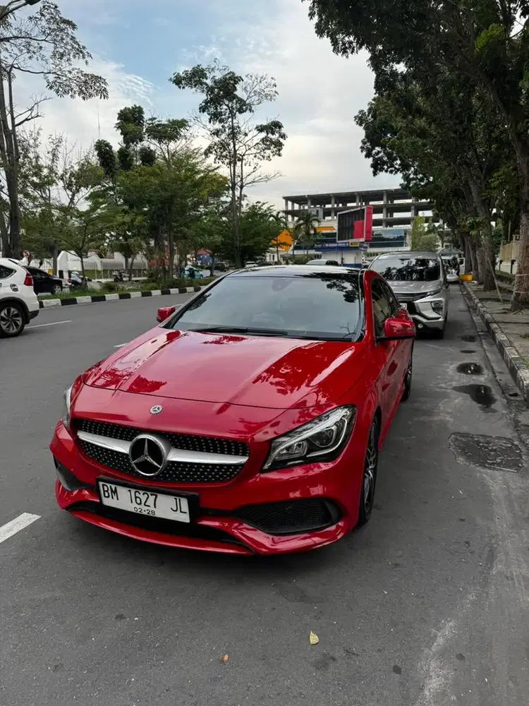 Dijual mercedes benz cla 200 km 33rb