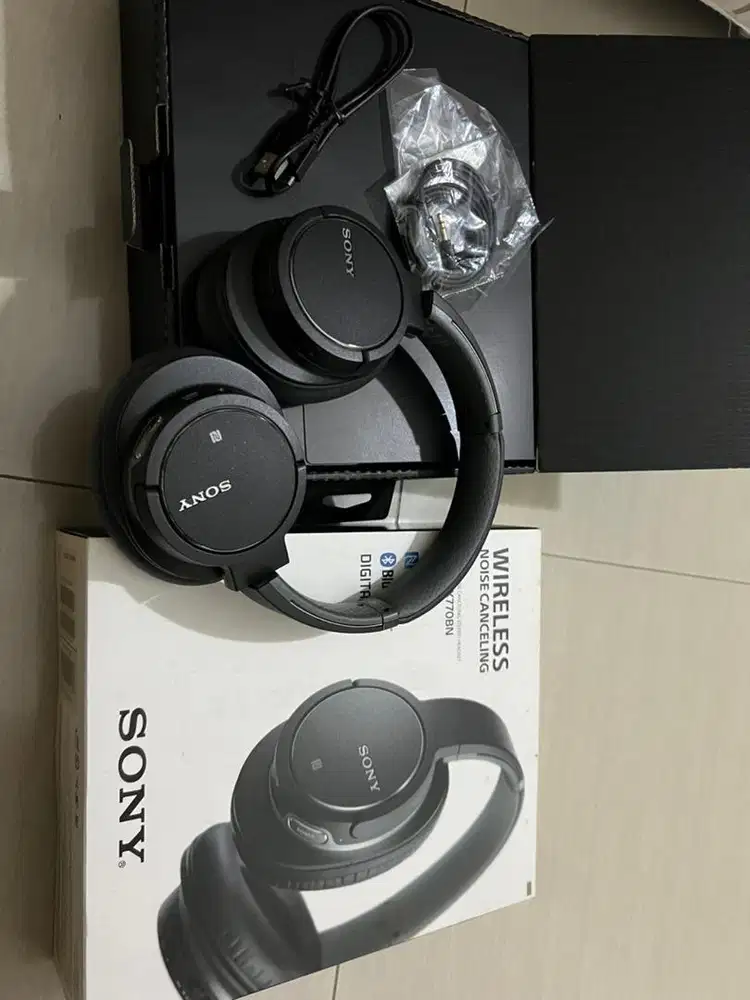 Headphone SONY MDR-ZX770BN