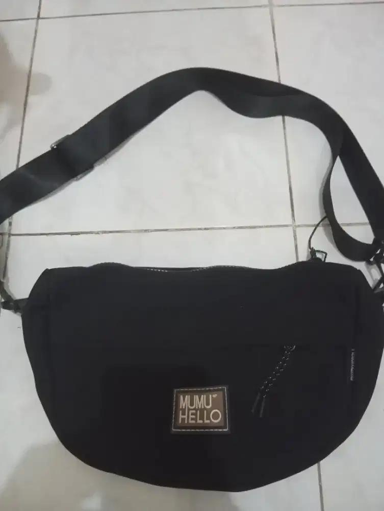 Tas Slempang multifungsi