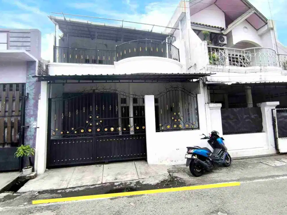 Rumah Bagus Kokoh 2 lt di Manahan dekat Jalan Raya Solo Kota