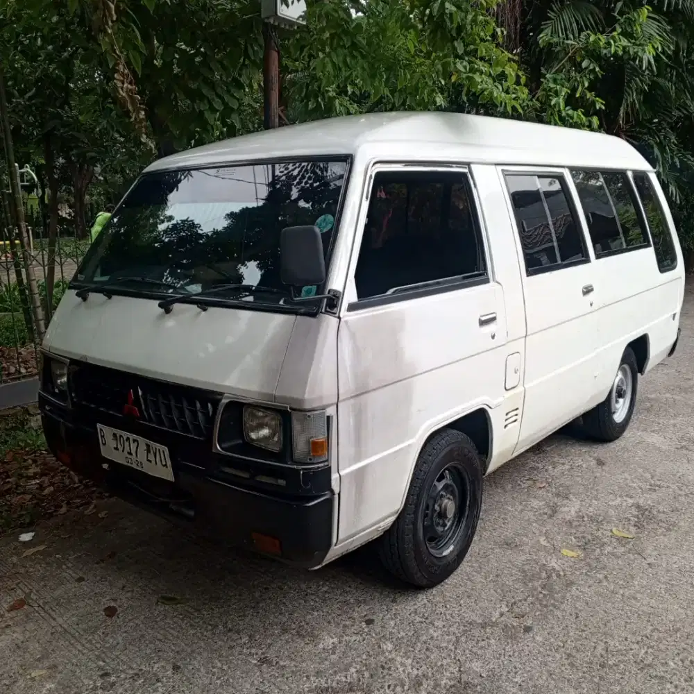 Mitsubishi L300 minibus starwagon tahun 2007 full orsinil