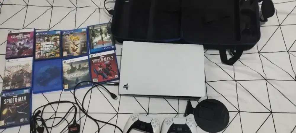 Playstation 5 Termasuk 9 Blue ray game