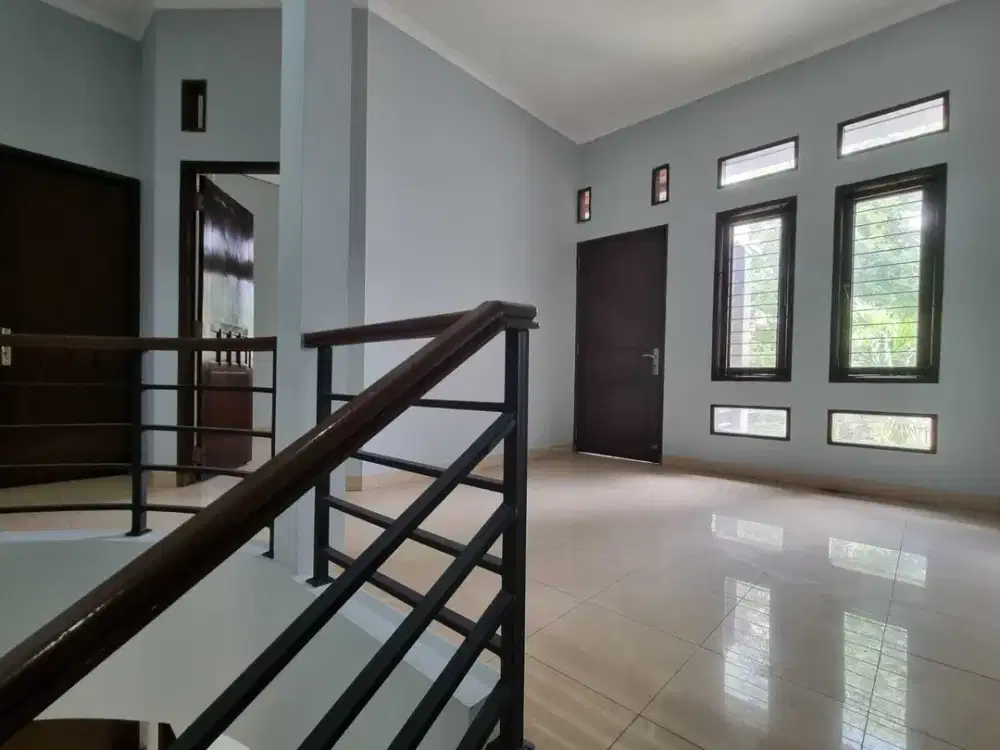 Dijual Rumah Minimalis 2 lantai Siap Huni di Pesona Khayangan Depok, Dekat Pintu Tol Depok