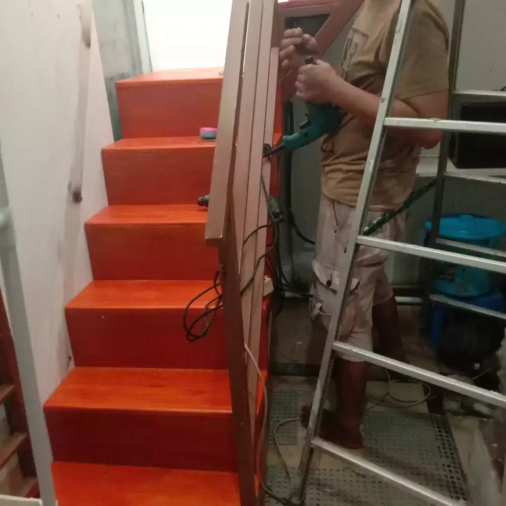 Dacing pijakan tangga