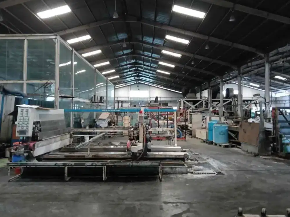 Dijual Pabrik kaca masih beroperasi bonus lahan 25ha di Jababeka cikarang