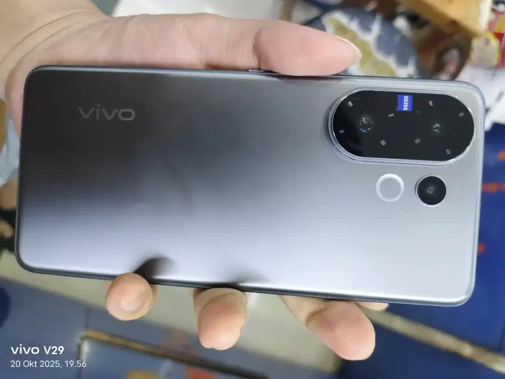Vivo V60 5G 8+8/256 Like new