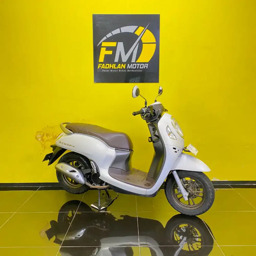 Honda Scoopy Prestige Tahun 2023 putih cash kredit