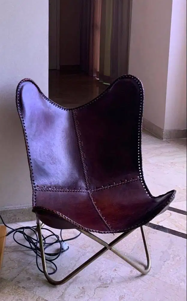 Kursi Kupu-kupu Kulit Sapi Asli koleksi kolektor dari Afrika Selatan