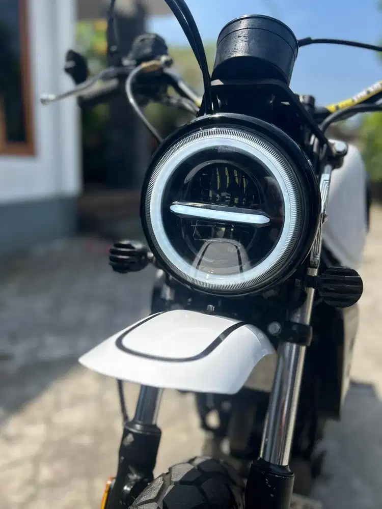 Motor Custom CB150R 2014 - Tracker/Japstyle/Scrambler