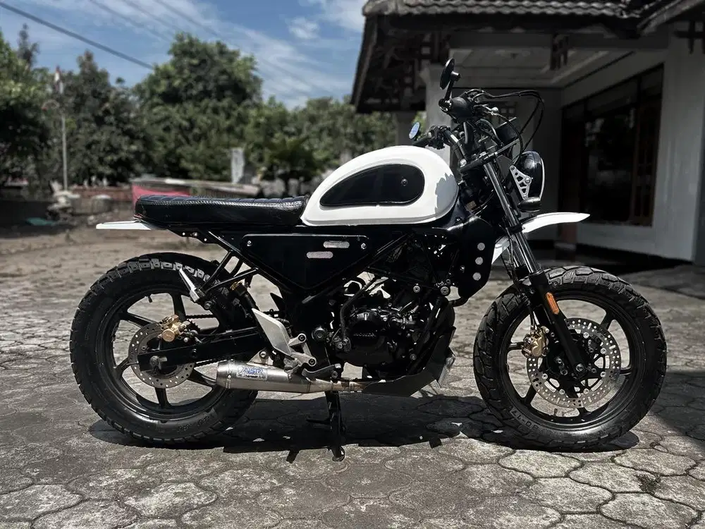 Motor Custom CB150R 2014 - Tracker/Japstyle/Scrambler