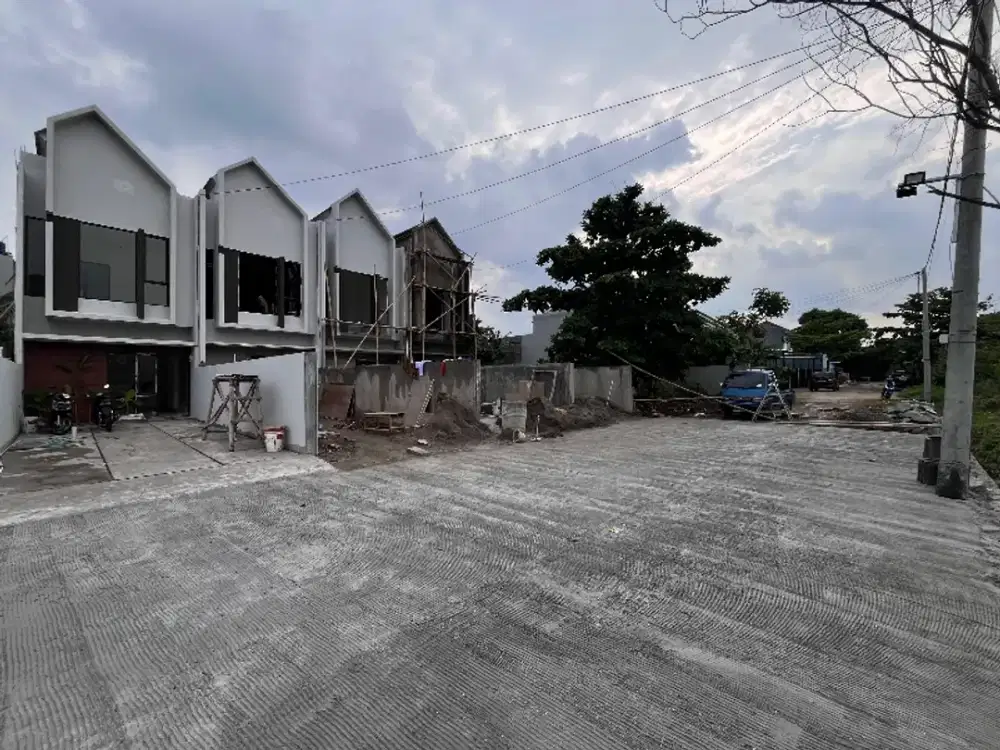 LINGKUNGAN NYAMAN COZY RUMAH 2 LANTAI 2 CARPOT! AKSES MUDAH