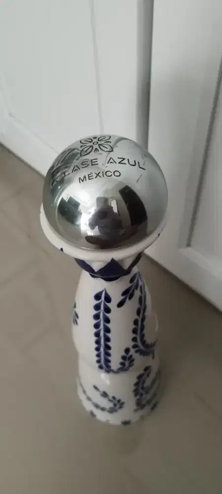 Botol bekas minuman untuk koleksi atau pajangan