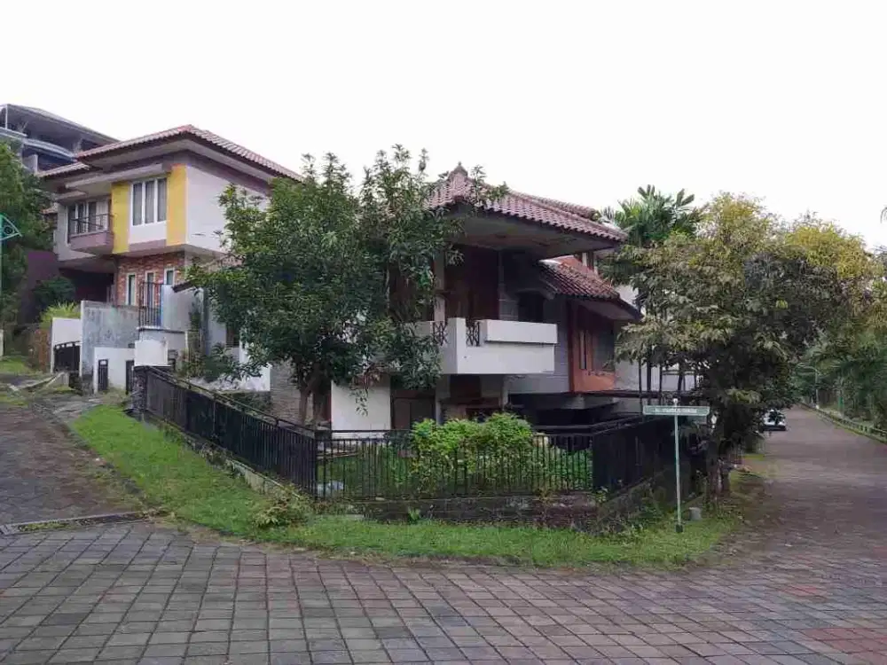 Banting Harga Jual Hanya Separo Njop 2025 Rumah 2lantai Di Perumahan Elite GRAHA CANDI GOLF jangli Semarang