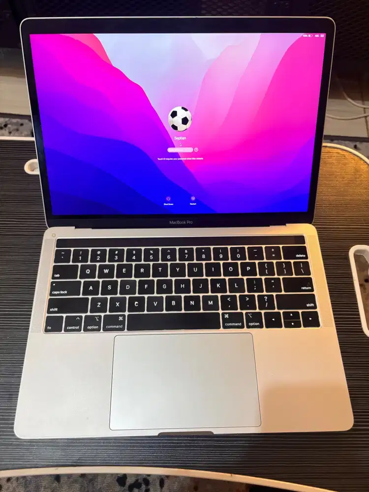Macbook Pro 2019 13 Inch i7 16/500