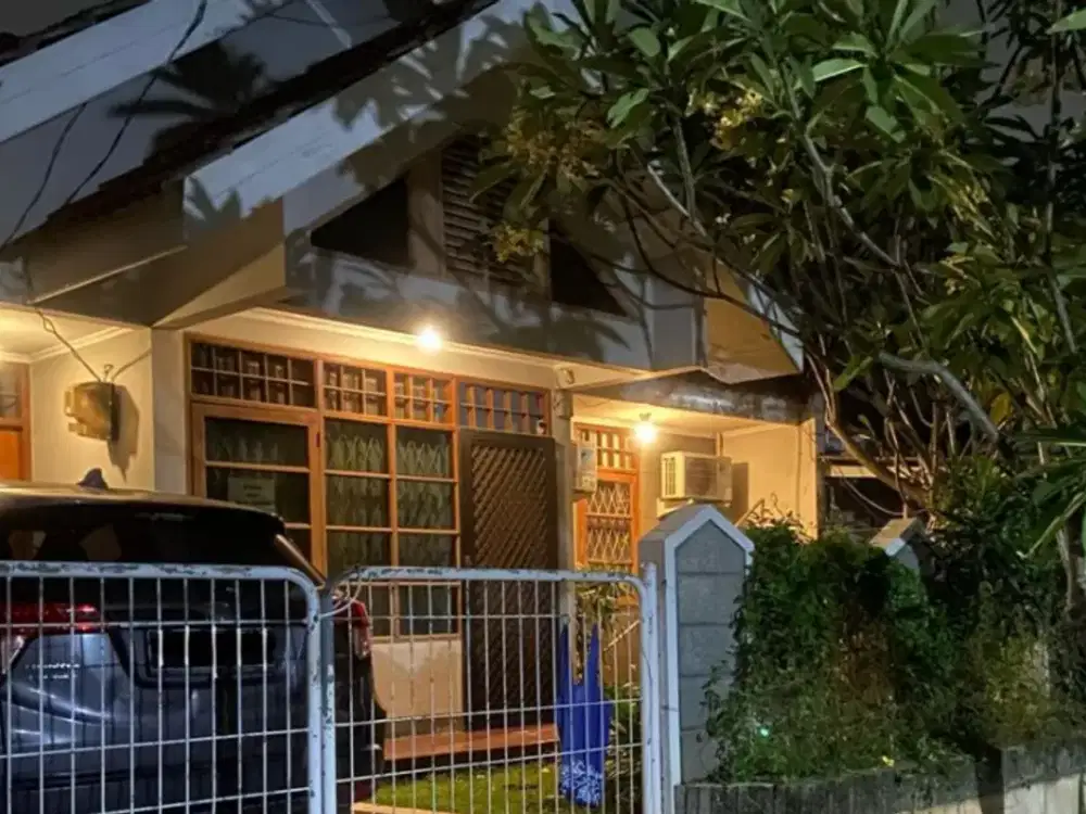 Rumah Hadap Timur di Jl. Samosir BSD – 180 m², Listrik 4.400W