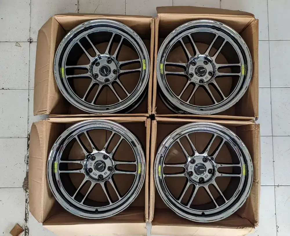 R18 RPF1 BLackroom L9 Et22 5x114 Flow forming