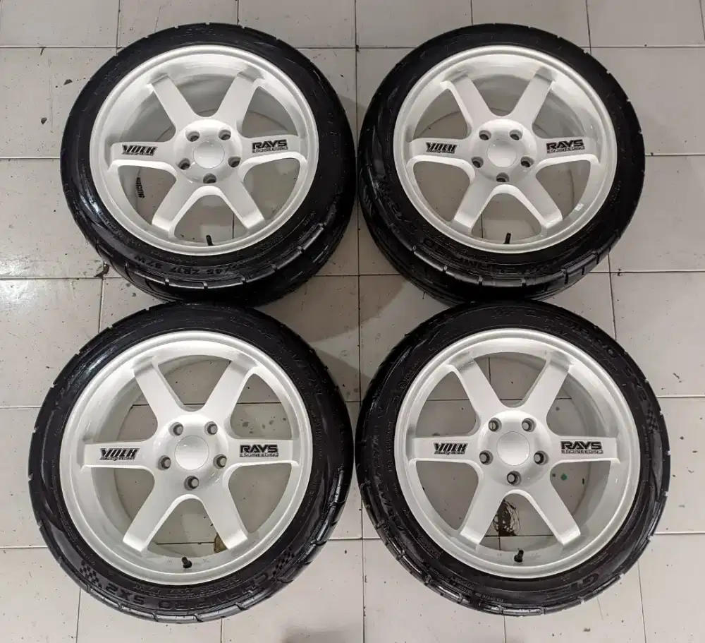 R17 TE37 L8rata ET40 5x114+Ban GT Sx2 90%
