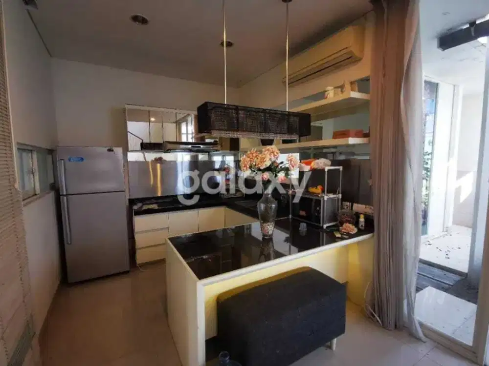 SEWA RUMAH FURNISHED 2 LANTAI VILLA BUKIT REGENCY SURABAYA