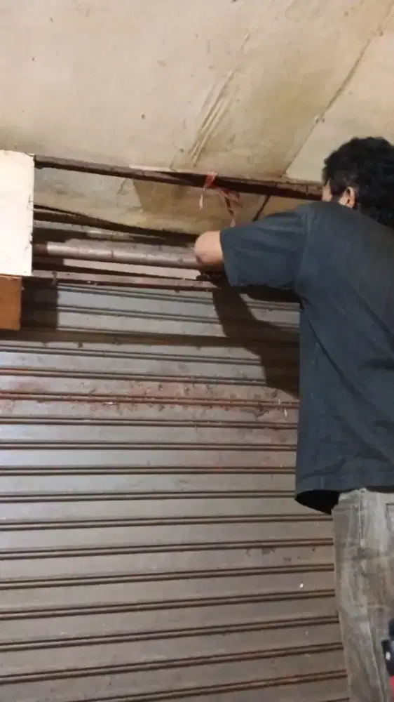 Tukang perbaikan rolling door murah