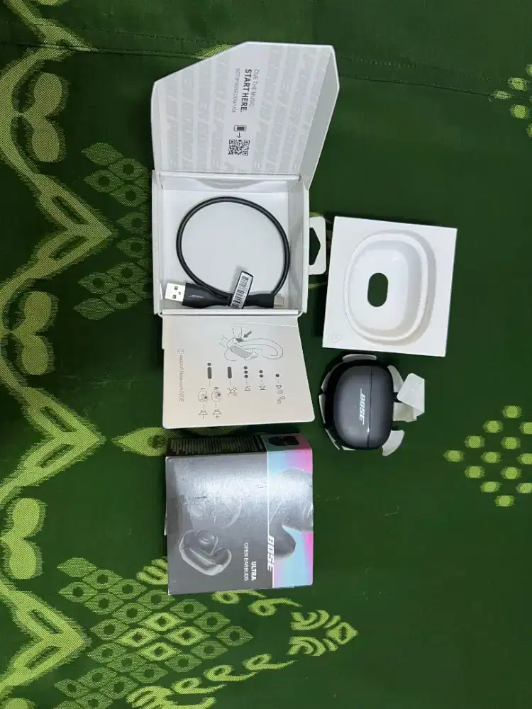 Bose Open Ultra Earbuds Original 100% Rare condition