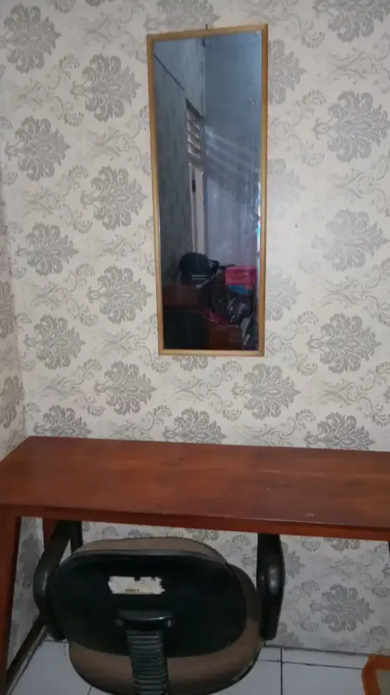 Paket mahasiswa Meja, kursi, kaca