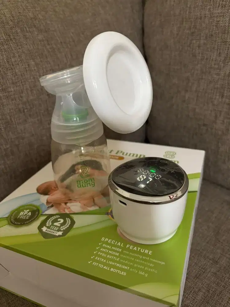 Breast pump mom uung