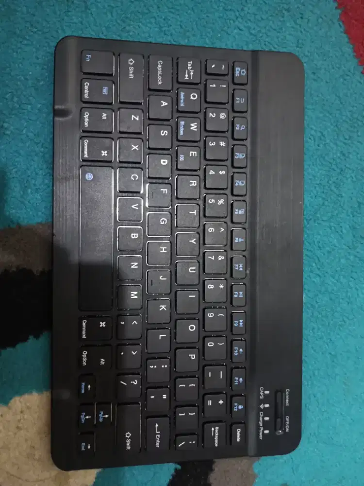 Keyboard bluetooth